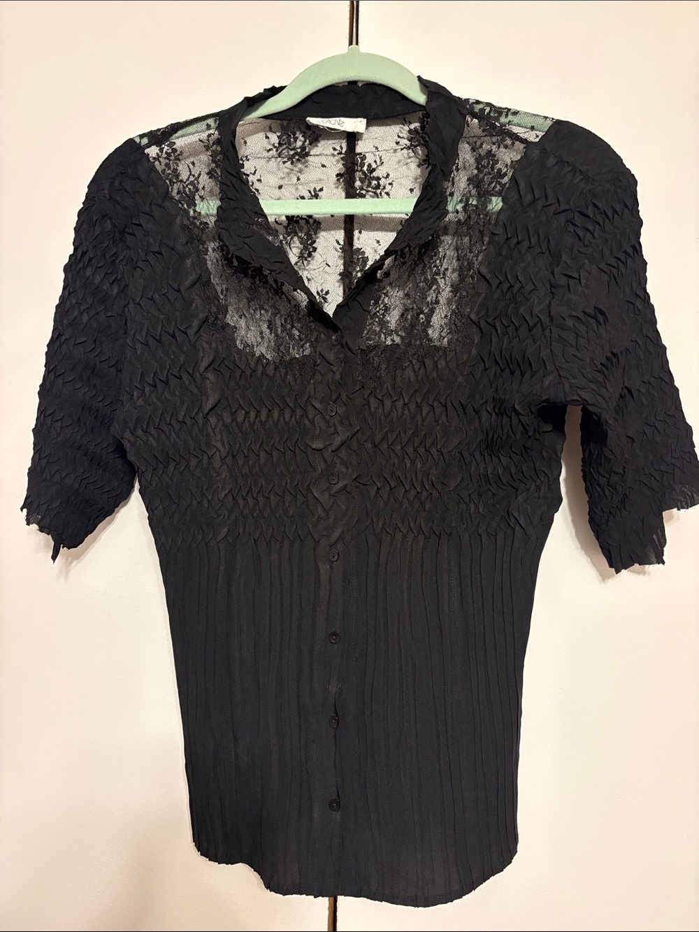 Stunning Vintage Cache Black Textured Button-Front Short Sleeve Blouse with lace
